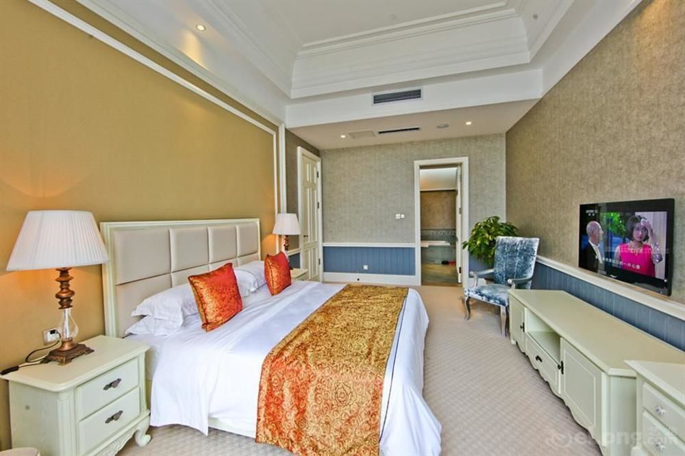 Blue Sky Hotel Yantai Esterno foto