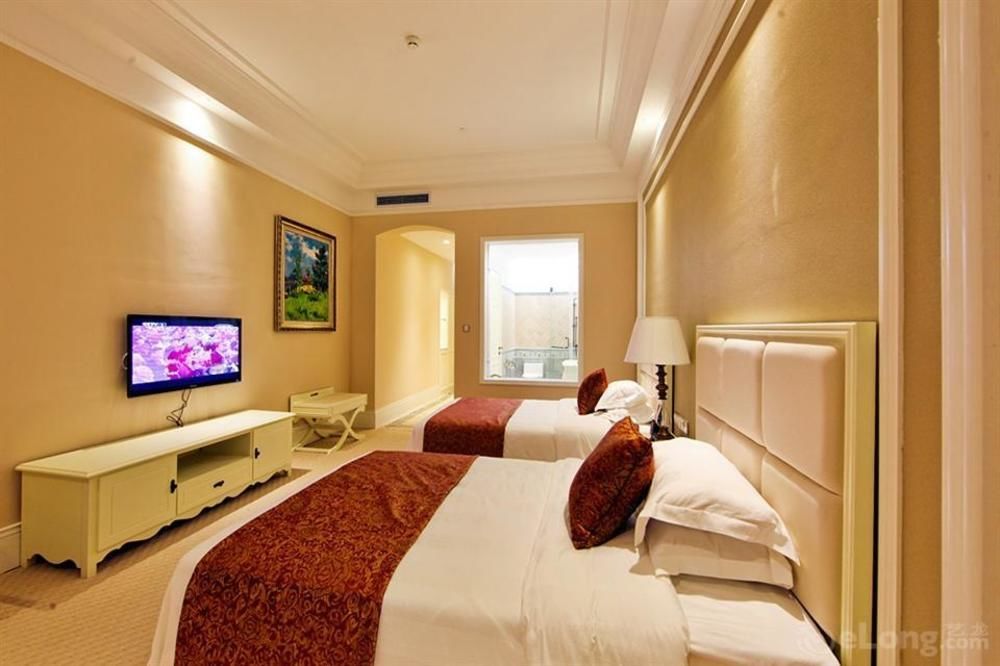 Blue Sky Hotel Yantai Esterno foto
