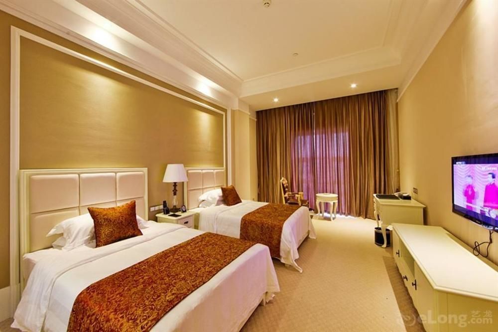 Blue Sky Hotel Yantai Esterno foto