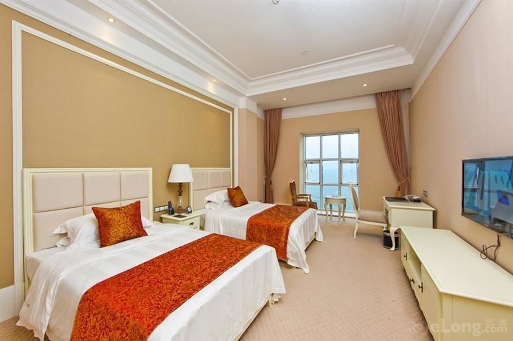 Blue Sky Hotel Yantai Esterno foto